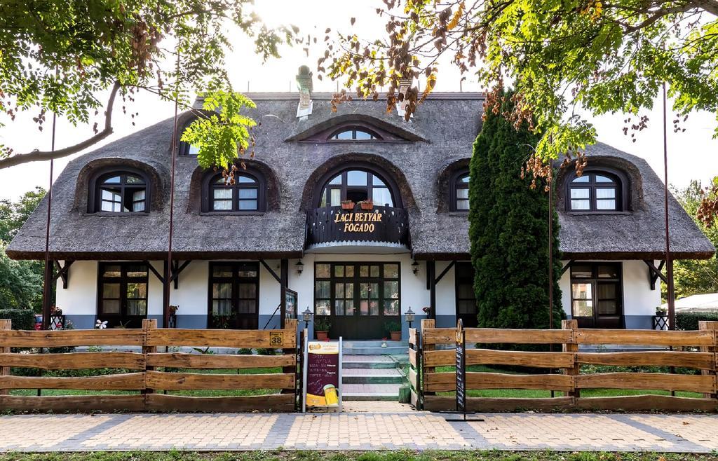 Gasthof Laci Betyar Hajduszoboszlo Exterior photo