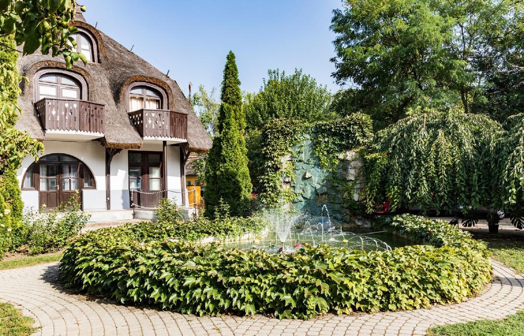 Gasthof Laci Betyar Hajduszoboszlo Exterior photo